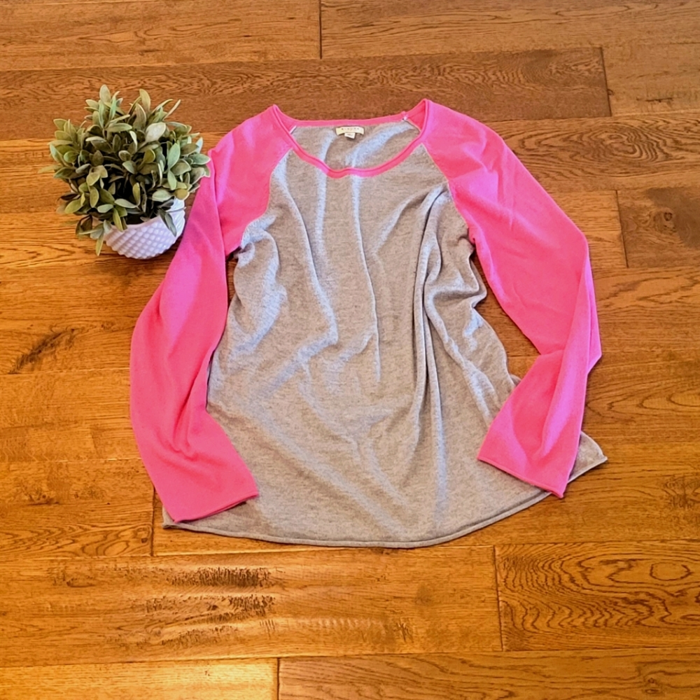 Raglan sleeve shirt